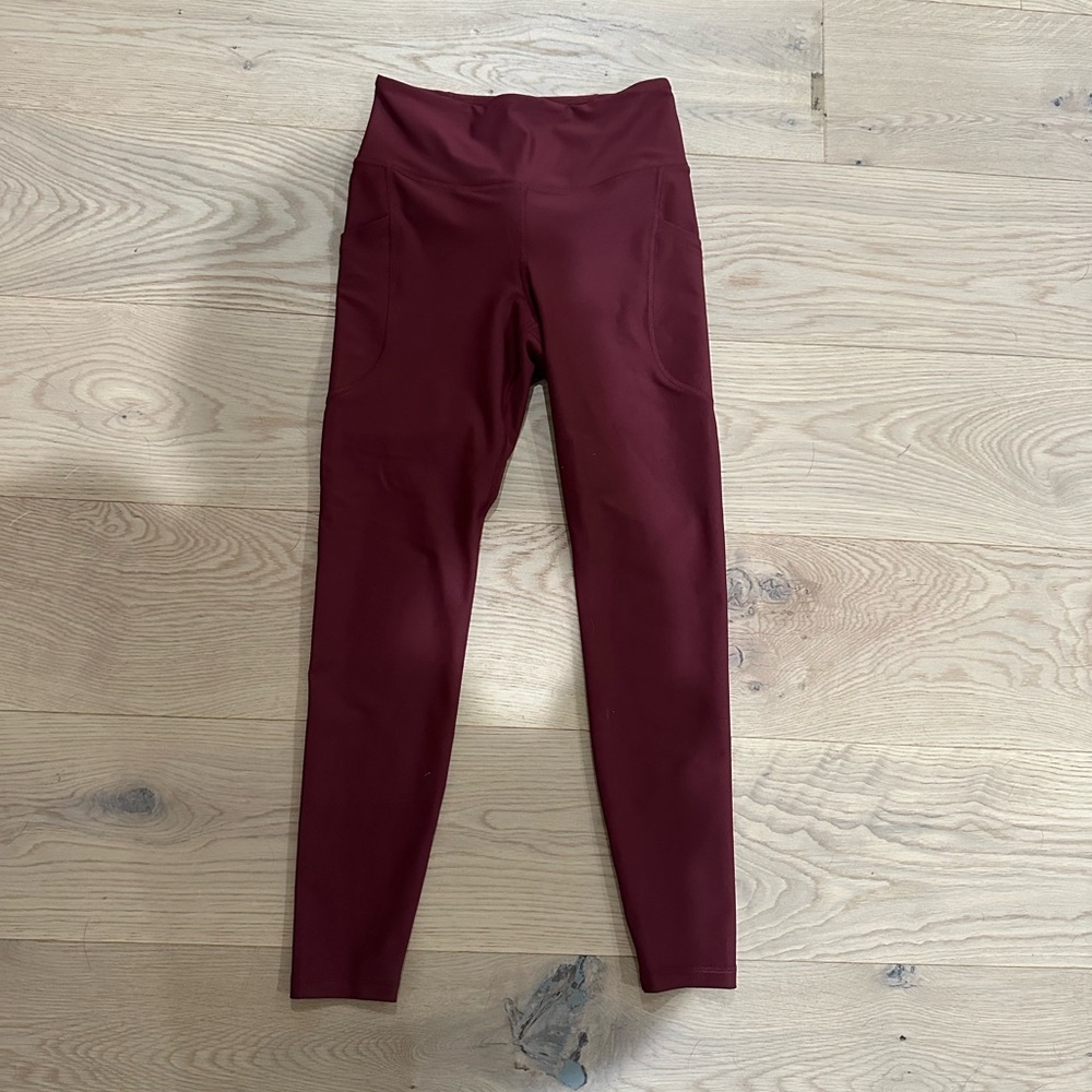 Old Navy Powersoft Burgundy High-Waisted Leggings with pockets